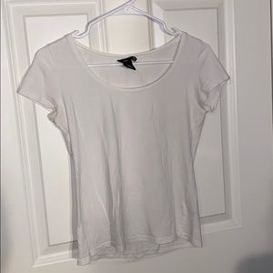 basic whit t shirt